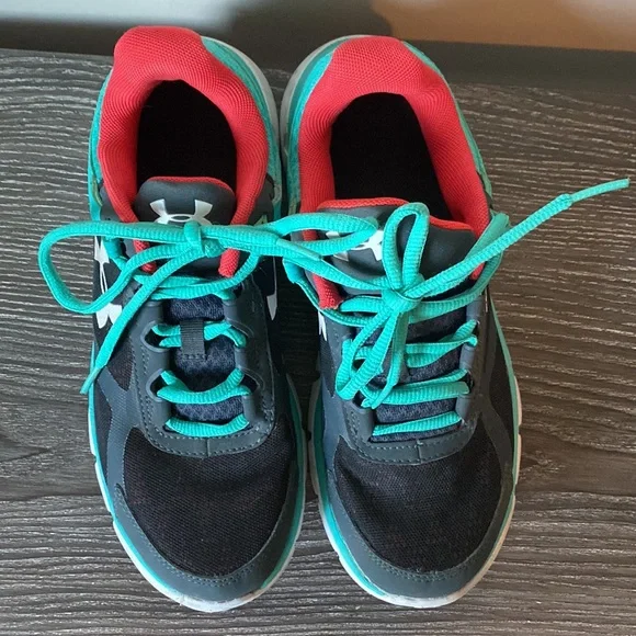 Under Armour Micro G athletic sneakers. Like new! - Picture 2 of 6